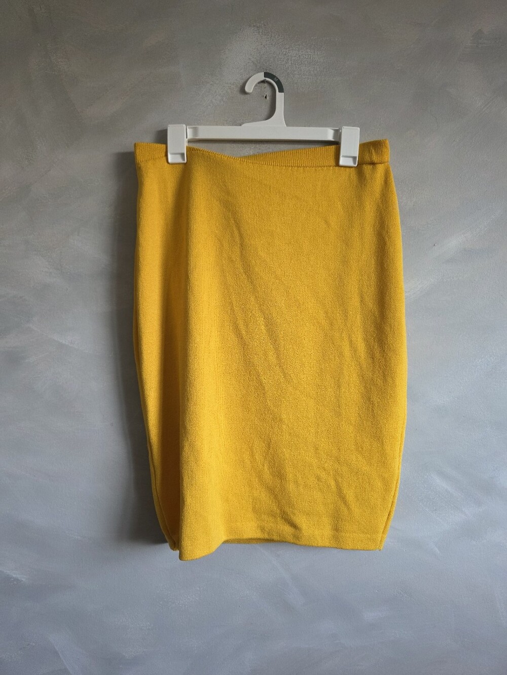 St. John Collection Wool Knee-Length Skirt Merigold Yellow Sz 10 Flawed